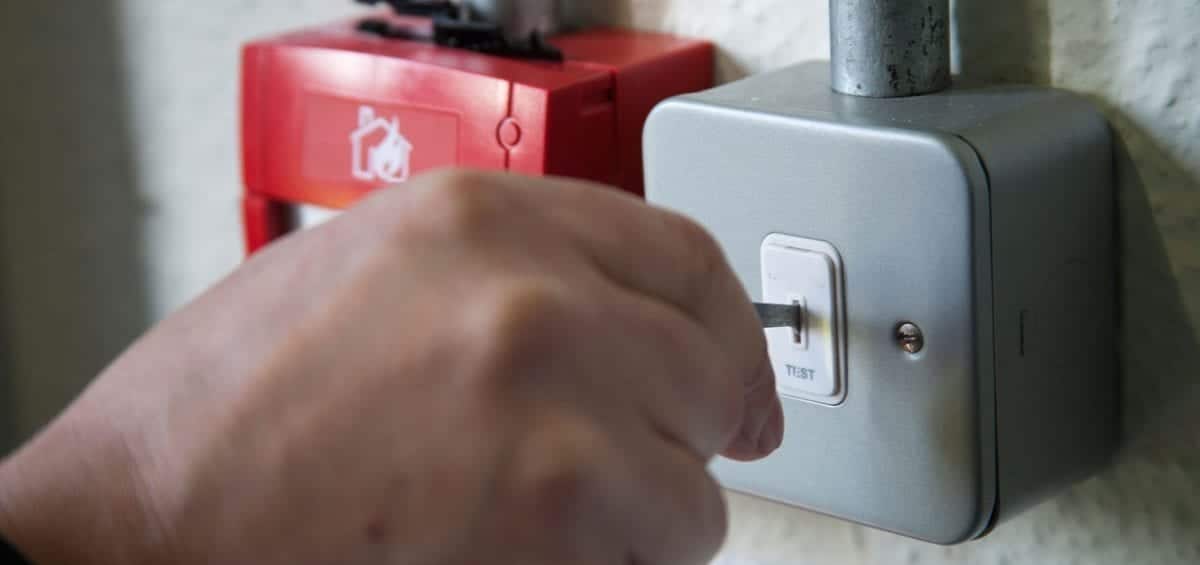 https://www.jfiresafety.co.uk/wp-content/uploads/2019/12/Emergency-Lighting-1200x565.jpg